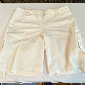 INC International Concepts size 14 white Bermuda shorts